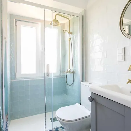Apartamento Cozy Blue Attic Lx Factory 1 De Maio Lisboa