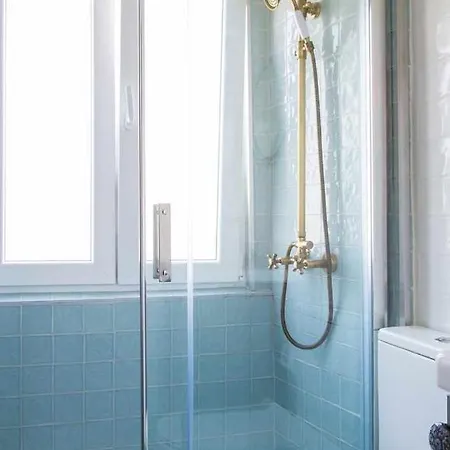 Apartamento Cozy Blue Attic Lx Factory 1 De Maio Lisboa