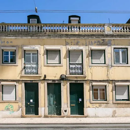 Apartamento Cozy Blue Attic Lx Factory 1 De Maio *