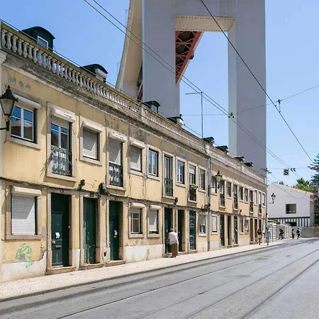 Апартаменты Design No Coracao Do Lx Factory- 1 Maio Лиссабон